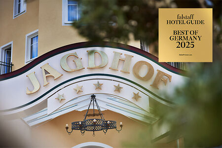 Falstaff Hotel Guide 2025 bewertet das Wellness- & Sporthotel Jagdhof als hervorragend.